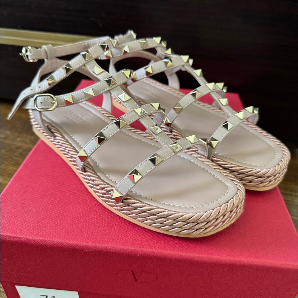 Valentino Rockstud Pink Sandals